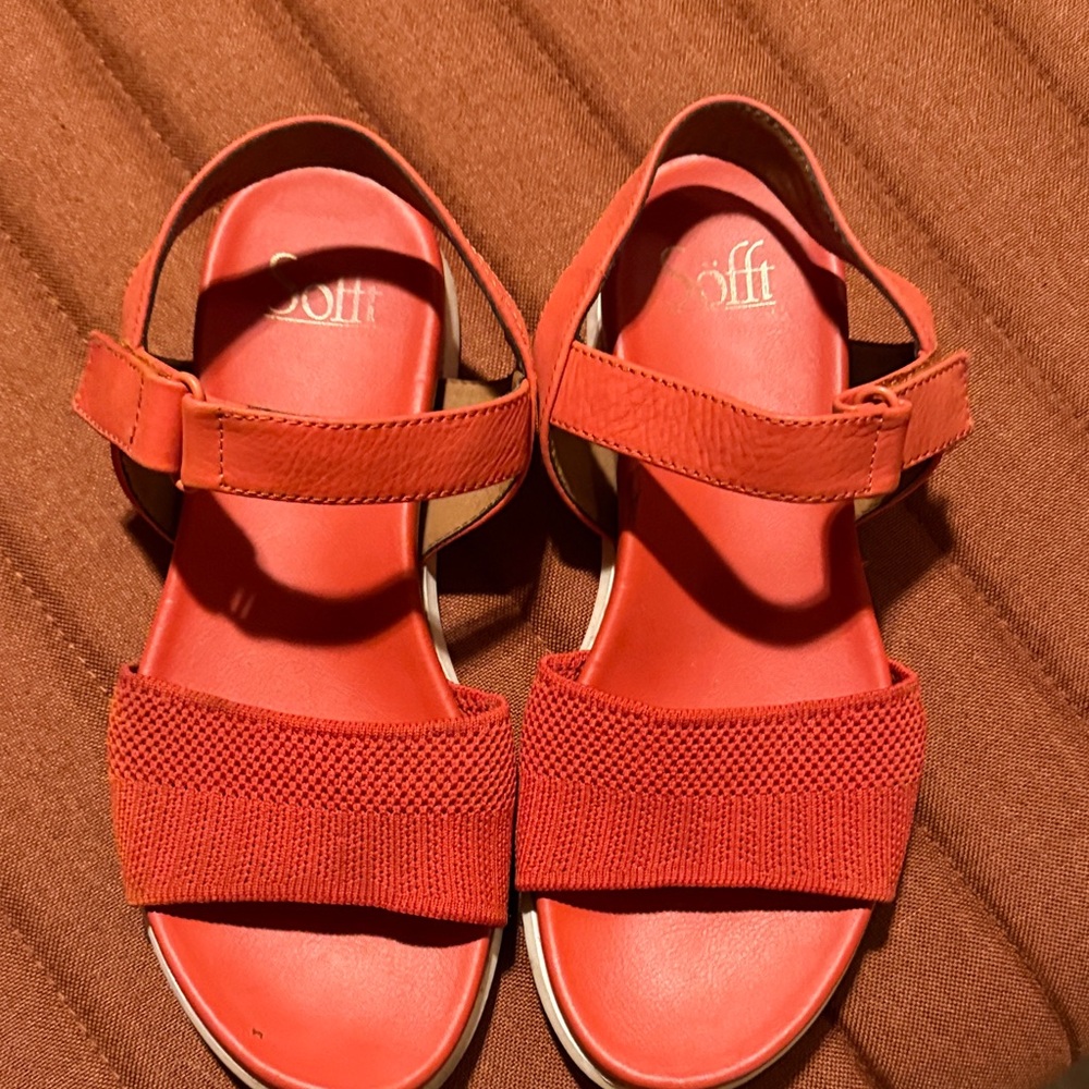 Sofft Women's Vibrant Orange Sandals